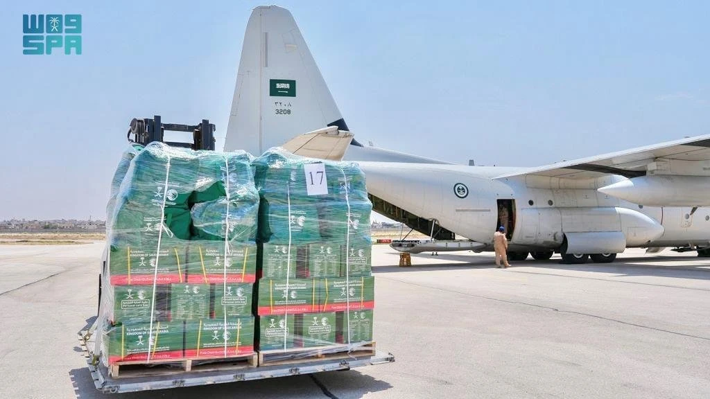 The first Saudi relief plane carrying urgent relief aid for those affected by wildfires in Syria’s Latakia Governorate has landed at Aleppo International Airport. (SPA)
