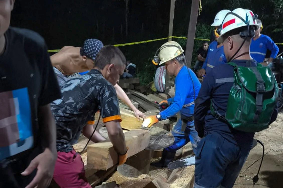 Crews rescue 18 miners trapped in Colombia