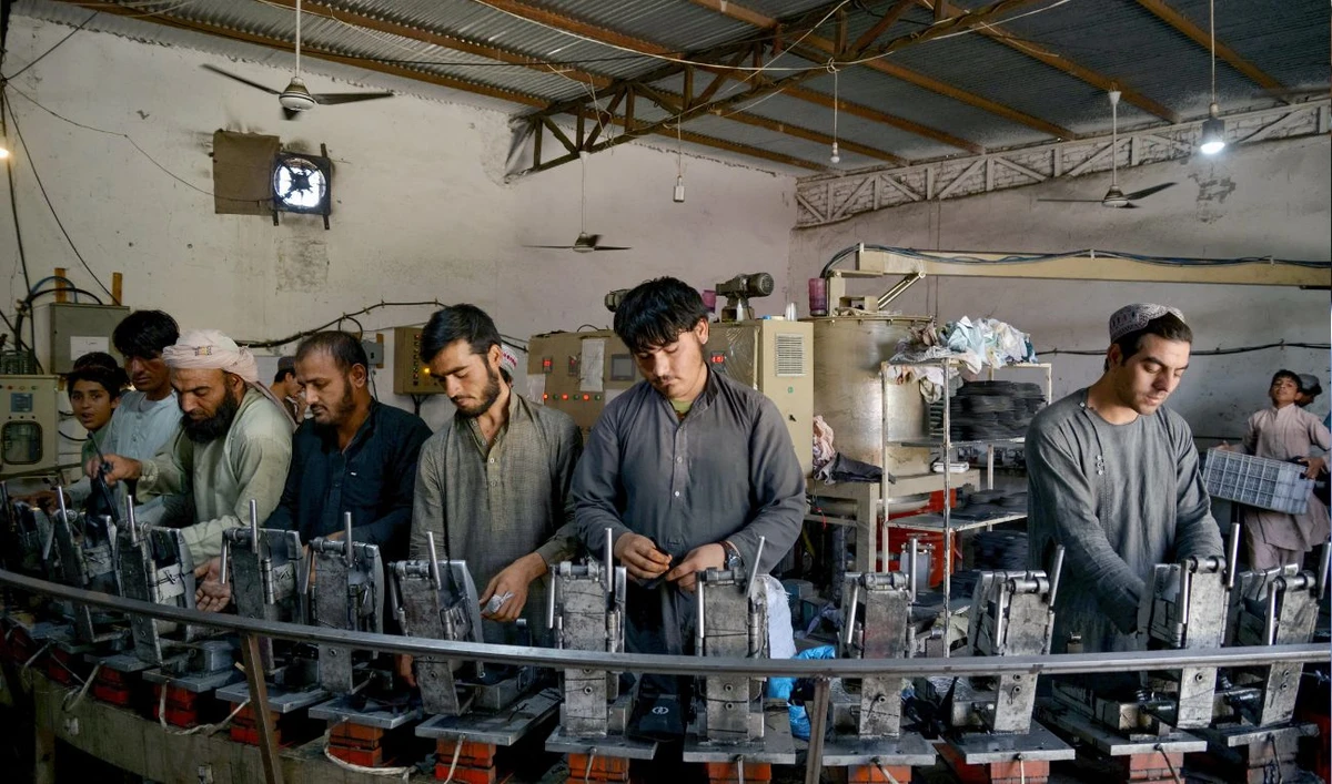 Afghanistan to send 700 workers to Qatar in first labor deal under Taliban