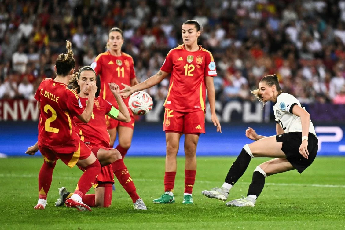 Spain’s defender Ona Batlle blocks a shot from Germany’s midfielder Jule Brand during their UEFA Women’s Euro 2025 semifinal match at the Letzigrund Stadium in Zurich, on July 23, 2025. (AFP)