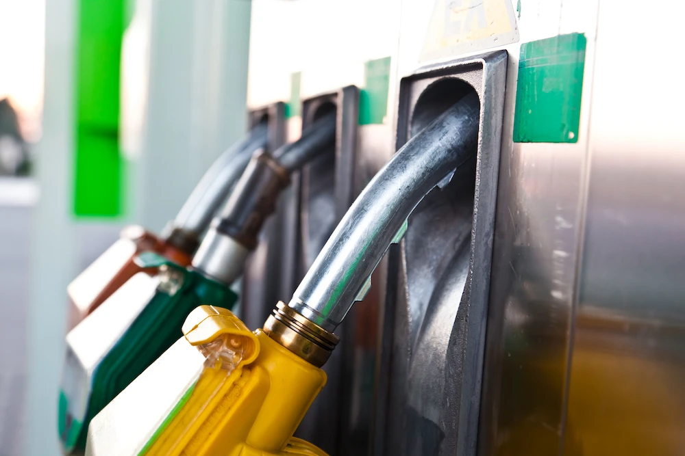 Oil prices settled on Friday at their lowest in three weeks, weighed down by global trade concerns and expectations of more oil supply from Venezuela. Shutterstock