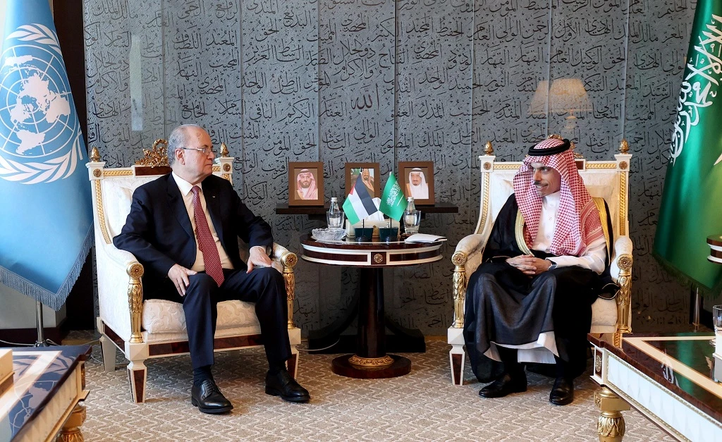 Saudi Foreign Minister Prince Faisal bin Farhan and Palestinian Prime Minister Mohammed Mustafa in New York. (Palestine News Agency)