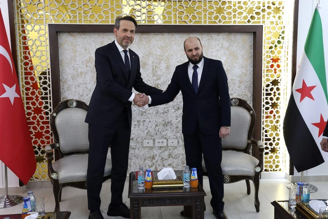 Turkiye to begin supplying Azeri gas to Syria from Saturday: minister