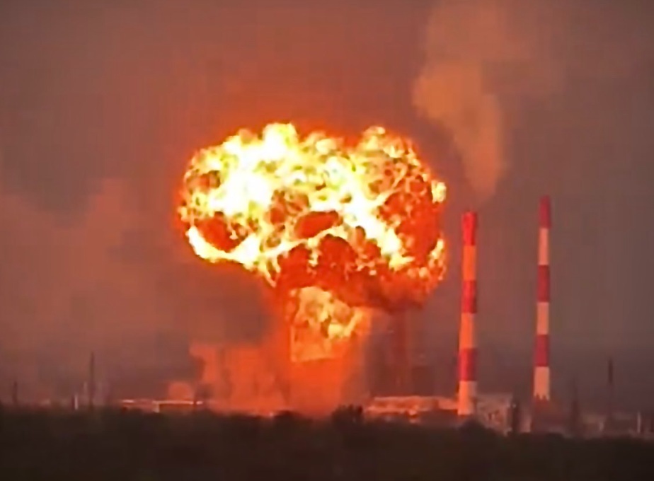 Ukraine hits military targets and pipeline in Russia
