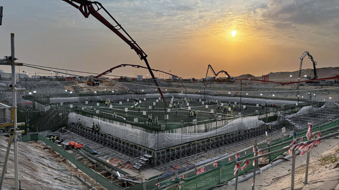 Nasser S. Al-Hajri Corporation has successfully executed the single largest continuous mass concrete pour in the history of the Amiral Project Complex.