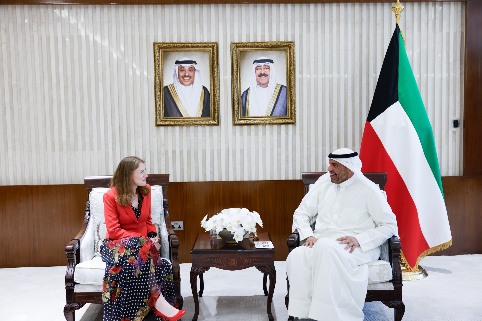 Kuwaiti Foreign Minister Abdullah Al-Yahya and the UK Ambassador Belinda Lewis. (KUNA)