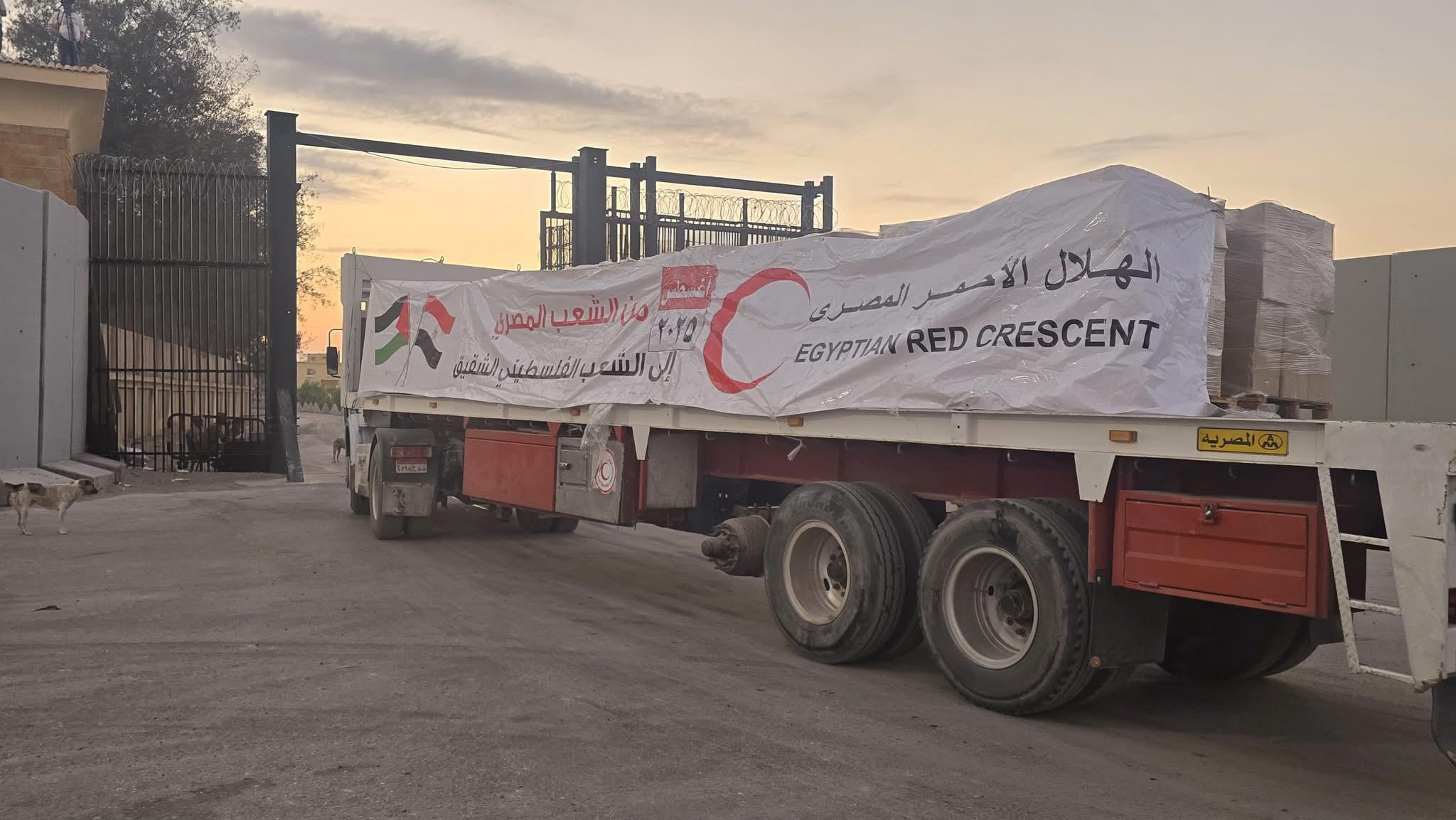 Egypt sends 2,300 tonnes of humanitarian relief to Gaza