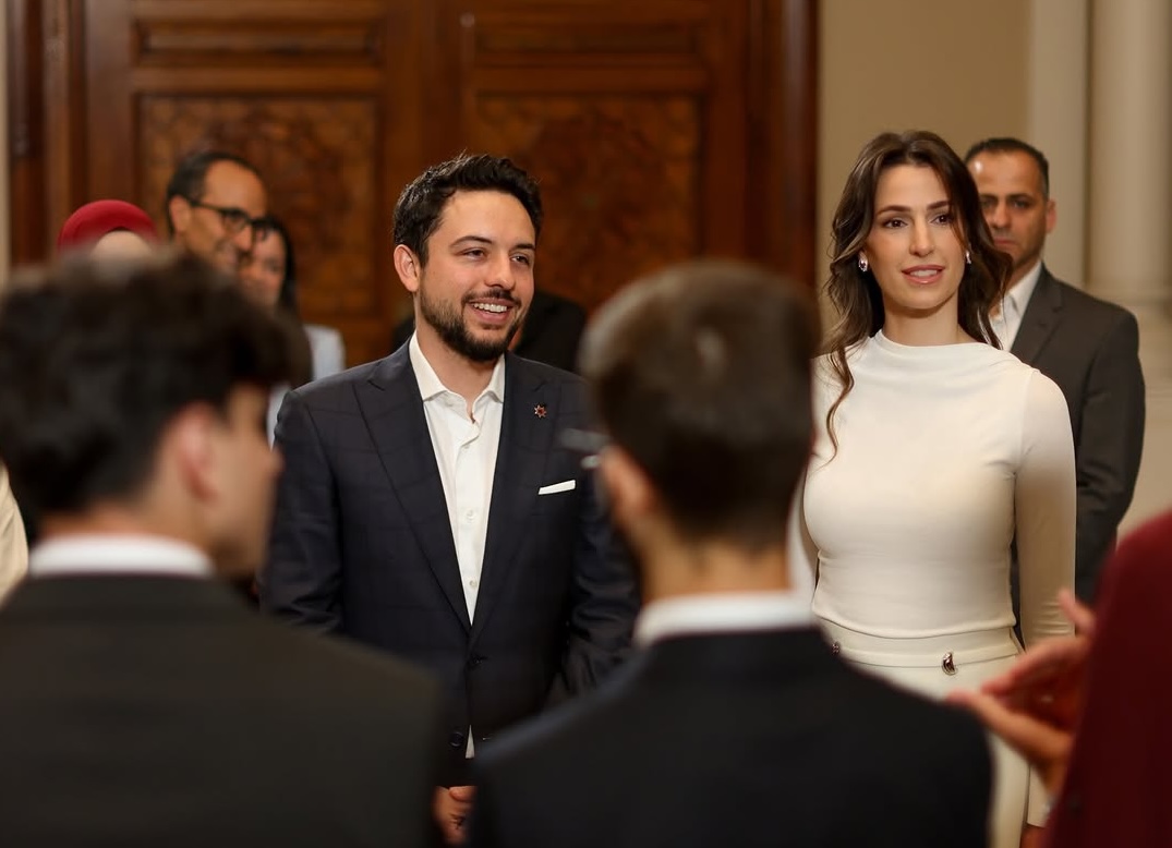 Princess Rajwa stuns in white at ceremony to honor top high school graduates in Jordan