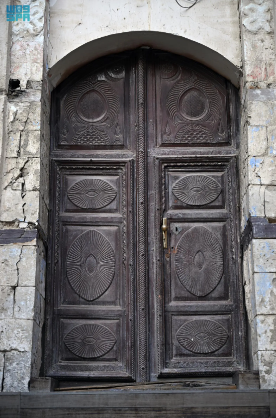 These wooden doors are testimonies to the evolution of Hijazi society and its adaptation to the environment. (SPA)