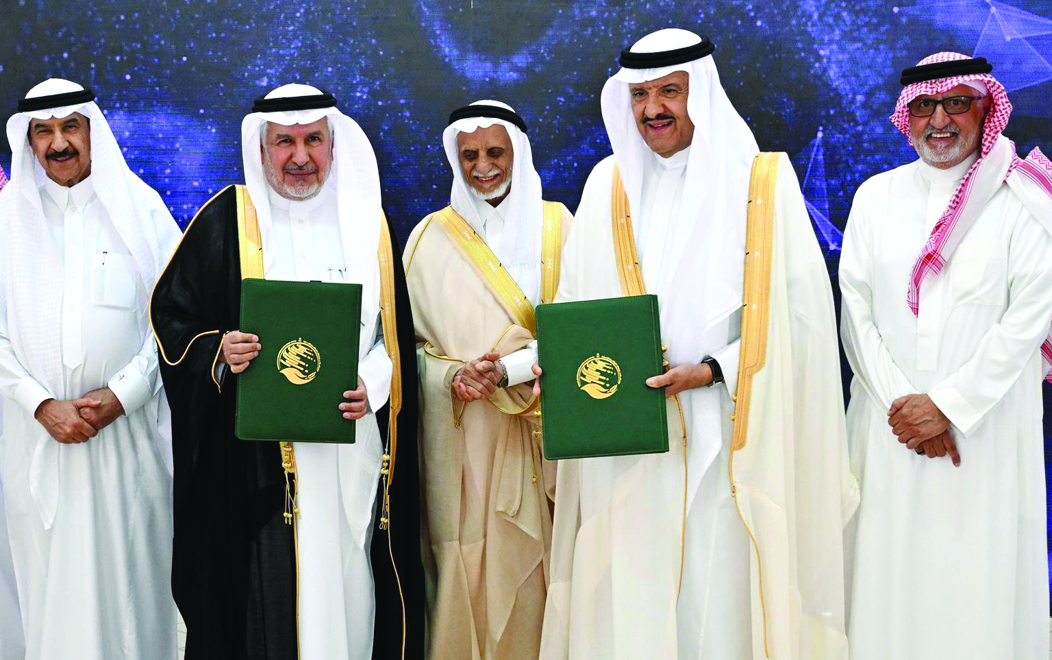 The deal signed by Prince Sultan bin Salman, chairman of the association's board of directors, and Dr. Abdullah Al-Rabeeah, supervisor general at KSrelief. (SPA)