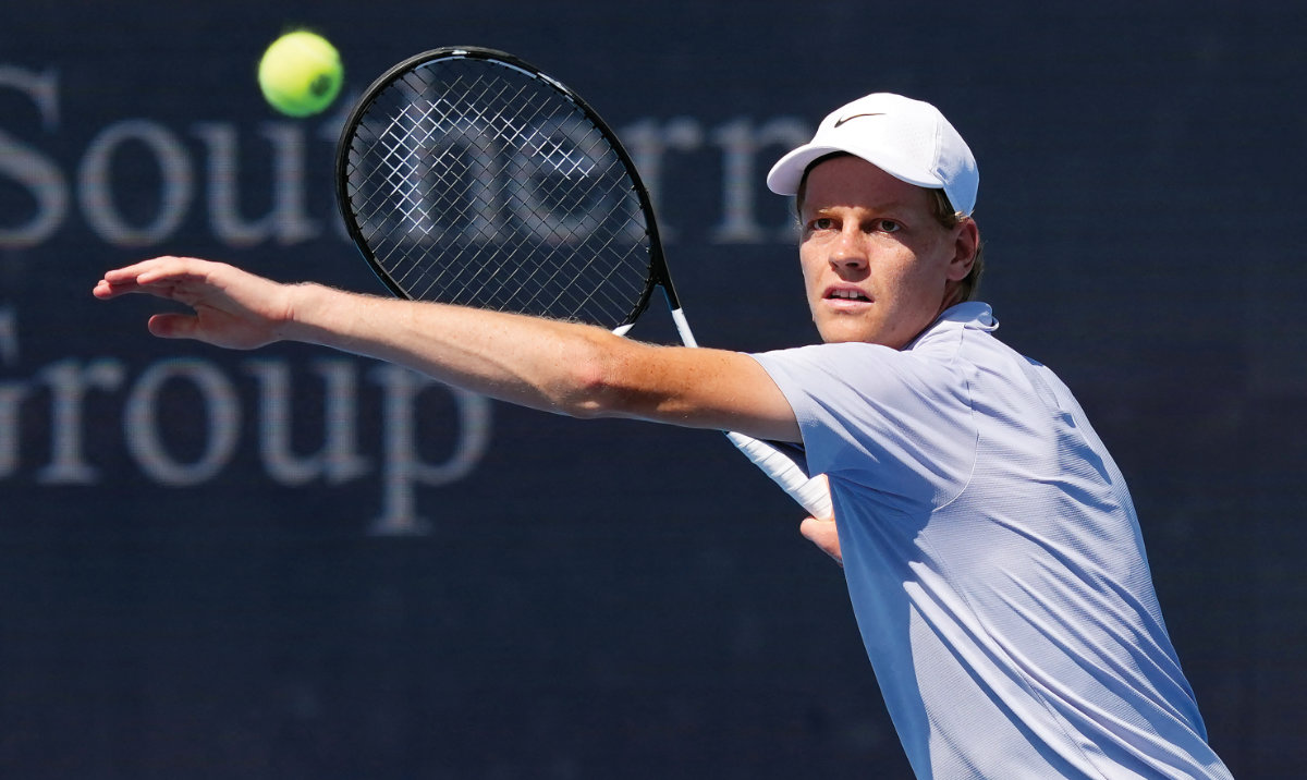 Jannik Sinner of Italy plays a forehand during the men's singles finals match against Carlos Alcaraz of Spain during Day 12 of the Cincinnati Open at the Lindner Family Tennis Center on August 18, 2025 in Mason, Ohio. (AFP)
