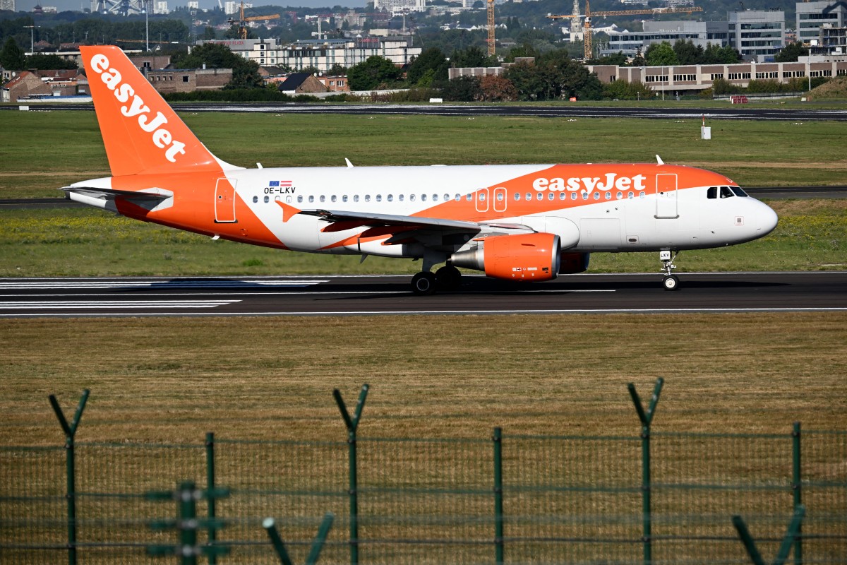 An EasyJet aircaft prepares to take off on the tarmac at Zaventem airport in Brussels on August 21, 2025. (AFP)