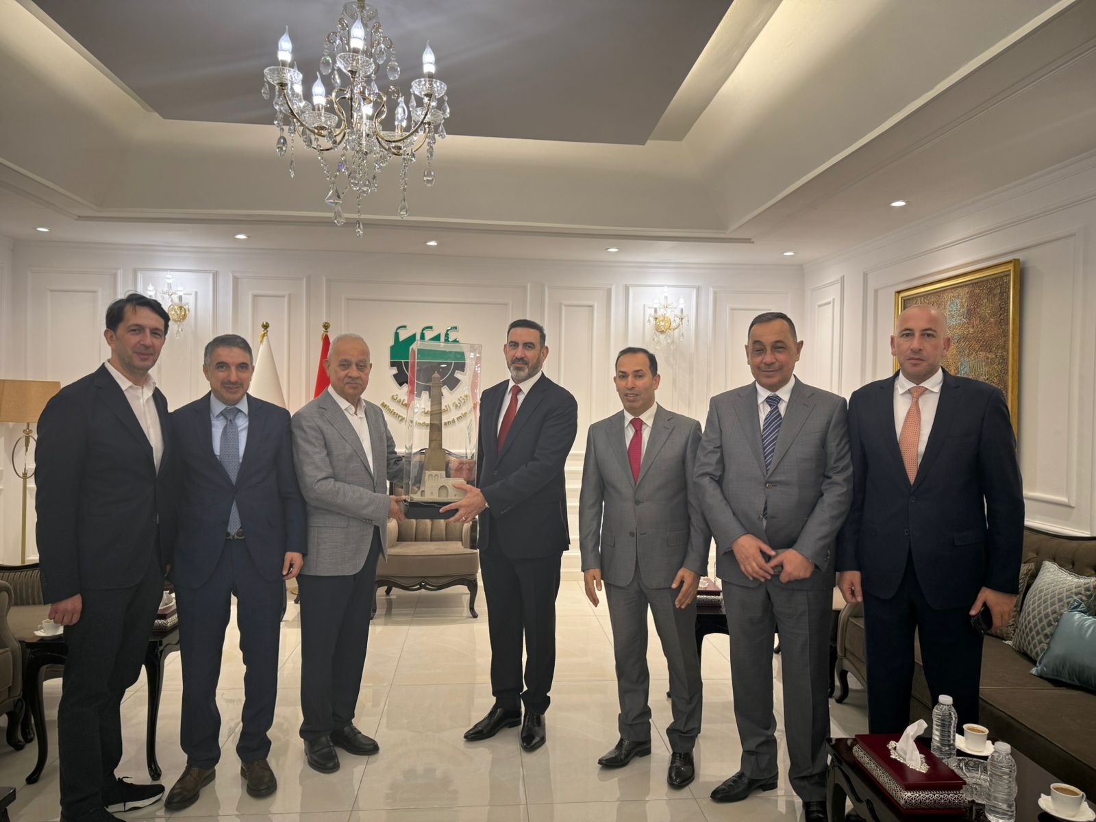 Jordanian delegation takes part in Baghdad business forum on solar energy