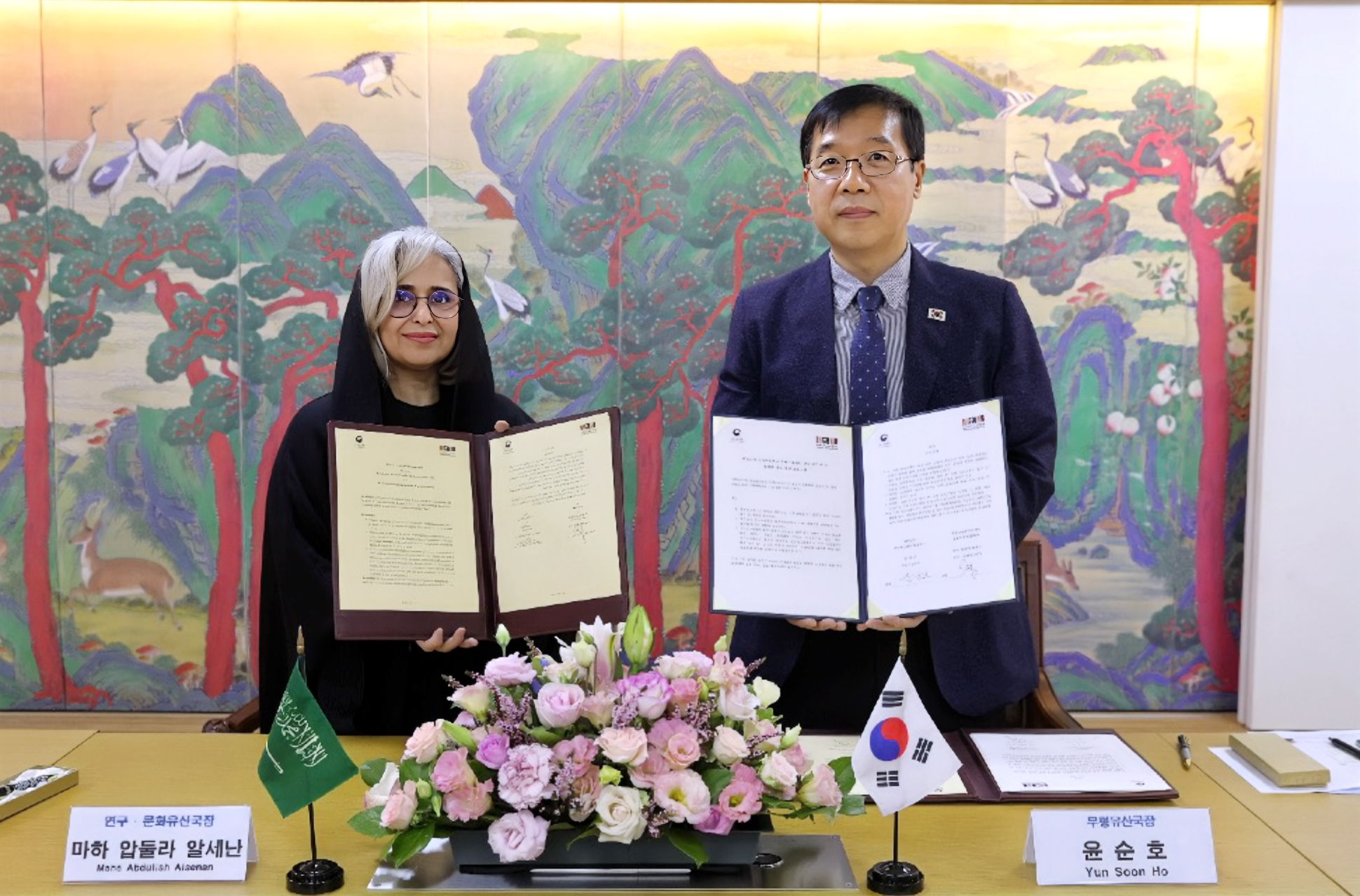 Ministry of Culture, Korea Heritage Service sign agreement to enhance cooperation