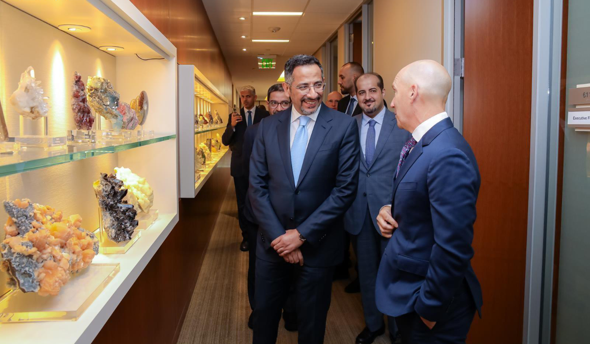 Bandar Al-Khorayef tours industrial sectors in North Carolina. (SPA)