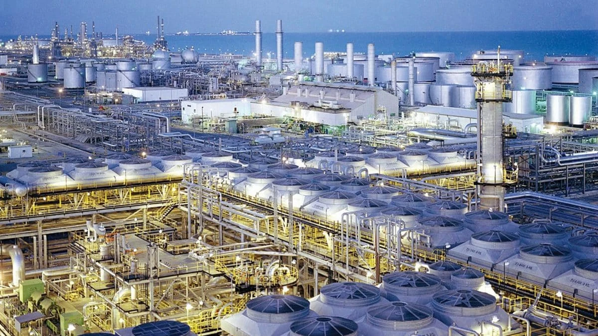 Saudi Aramco lifts crude prices for Asian buyers