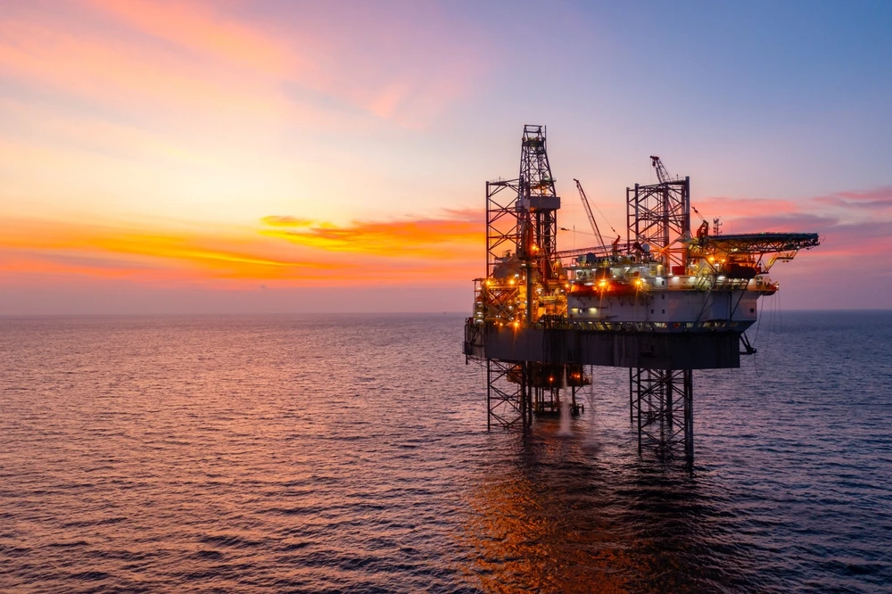 Brent crude futures fell 62 cents, or 0.93 percent, to $65.97 a barrel by 8:31 a.m. Saudi time. Shutterstock