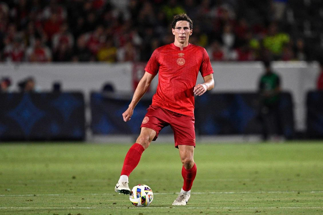 Illya Zabarnyi, who is moving from Bournemouth, would be the first Ukrainian ever to play for Paris Saint-Germain. (Getty Images/AFP)