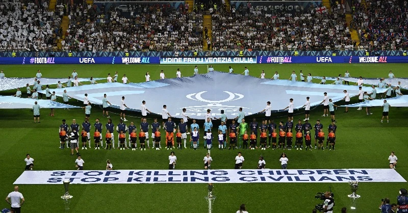 This photo was posted on the X platform with the description, "From the UEFA Super Cup in Udine, the message is loud and clear." (X: @UEFA)