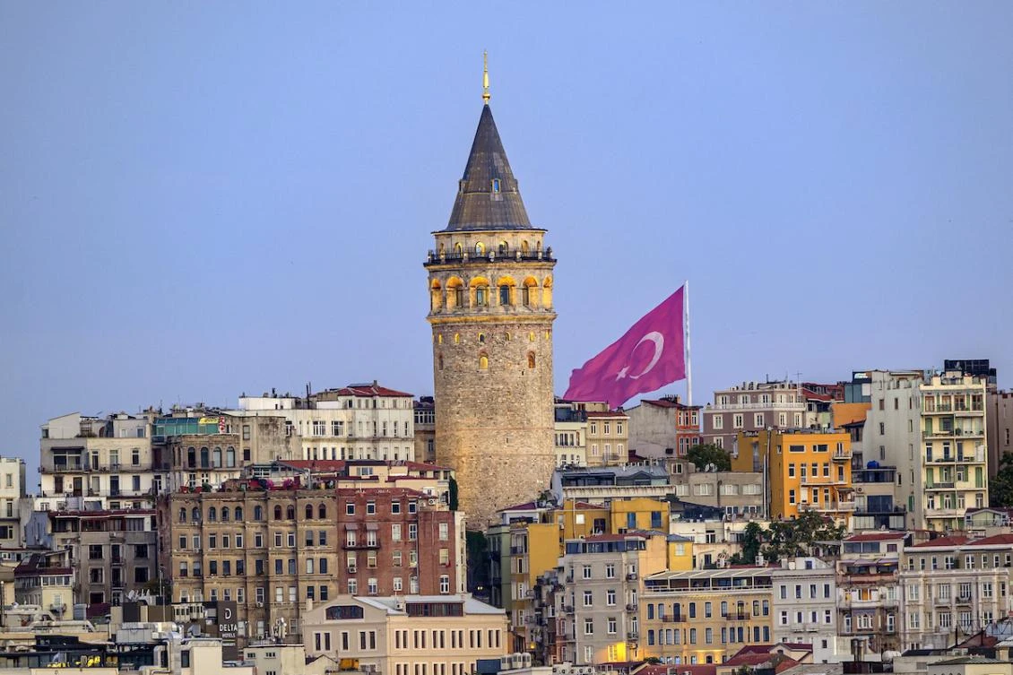 Beyoglu Mayor Inan Guney from the main opposition Republican People’s Party (CHP) was the 16th mayor to have been taken into custody in the crackdown, in which a total of more than 500 people have been detained in less than a year. (FILE/AFP)