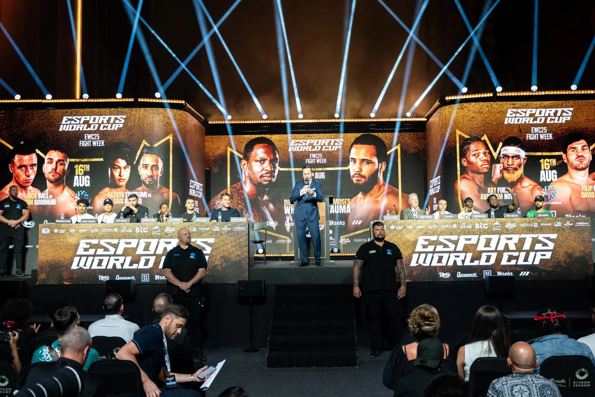 Boxers Itauma and Whyte face off ahead of Riyadh heavyweight clash