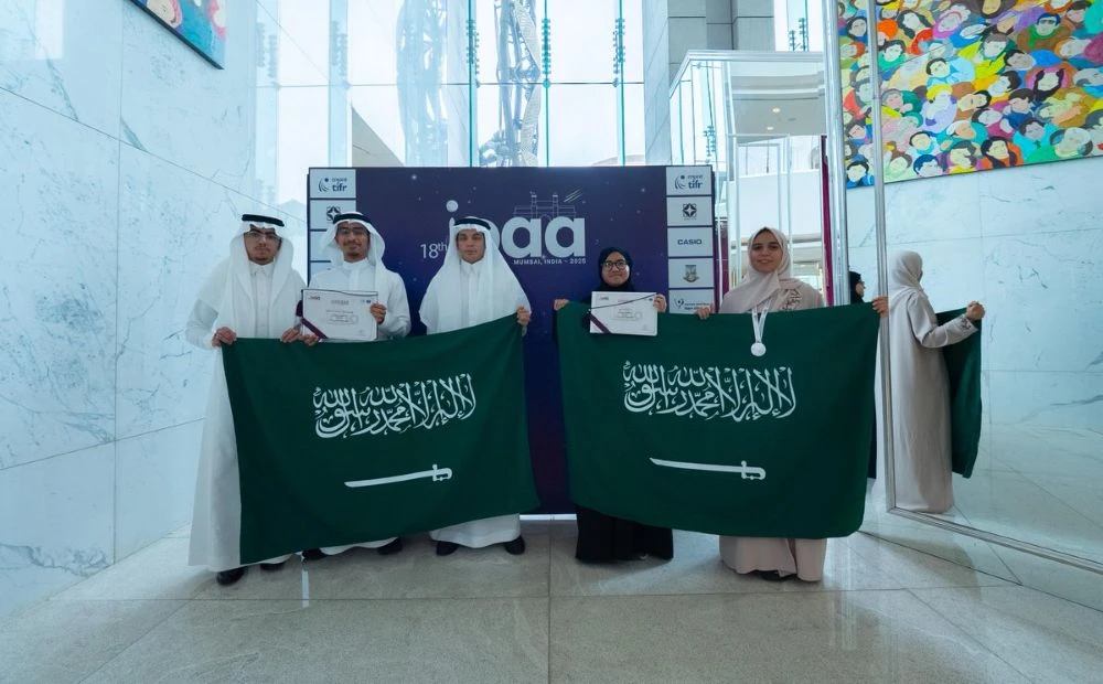 Saudi student wins silver at international astrophysics olympiad in Mumbai