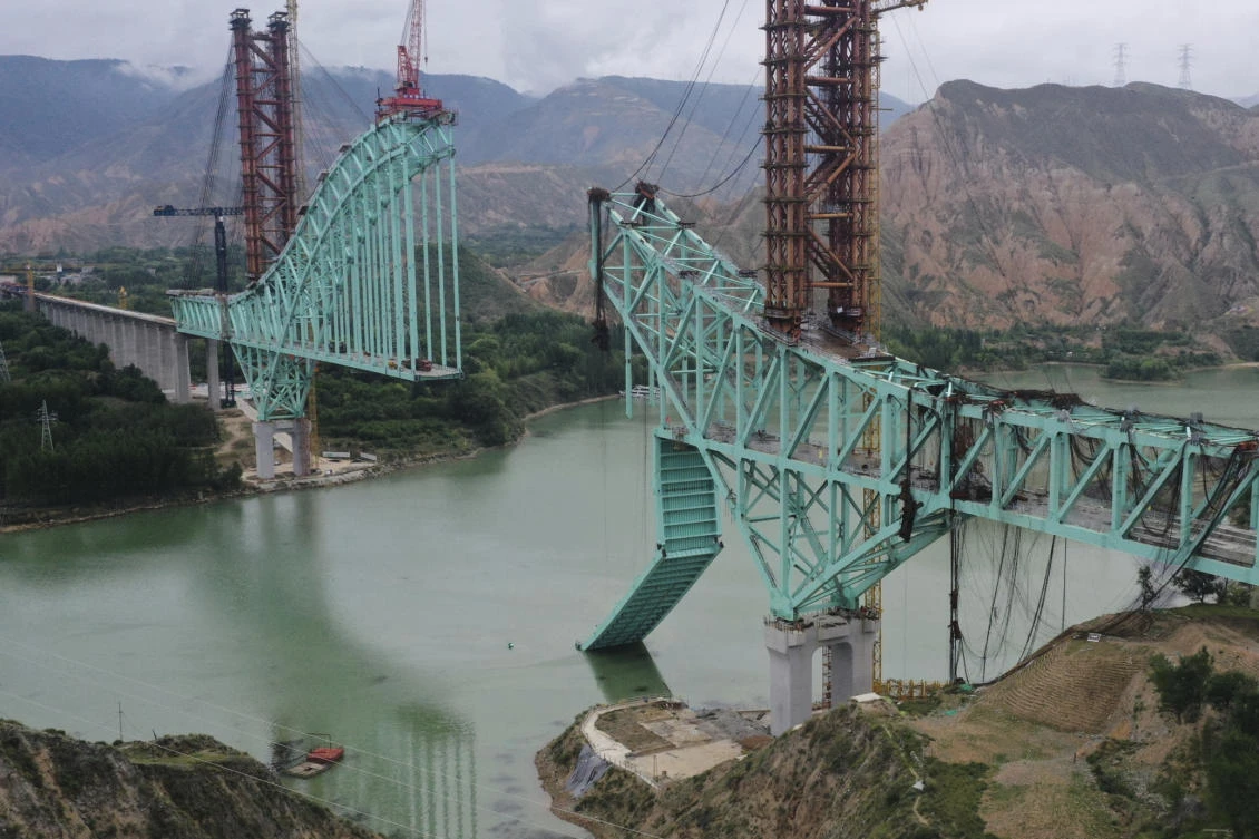 Chinese bridge collapse kills at least 12 construction workers