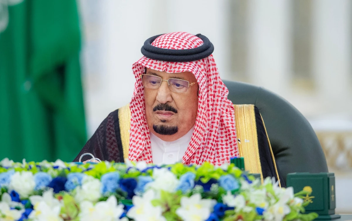 The session further discussed a message King Salman received from President El-Sisi regarding bilateral relations between Riyadh and Cairo. (SPA)