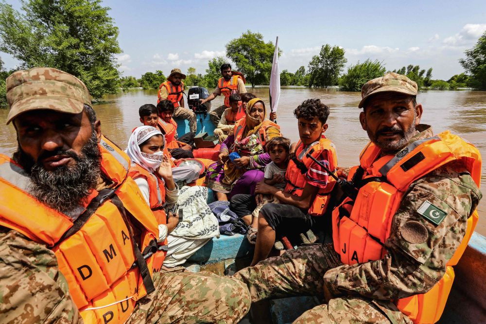 Pakistan floods kill 43, displaces 1.3 million in Punjab as rivers set to swell further