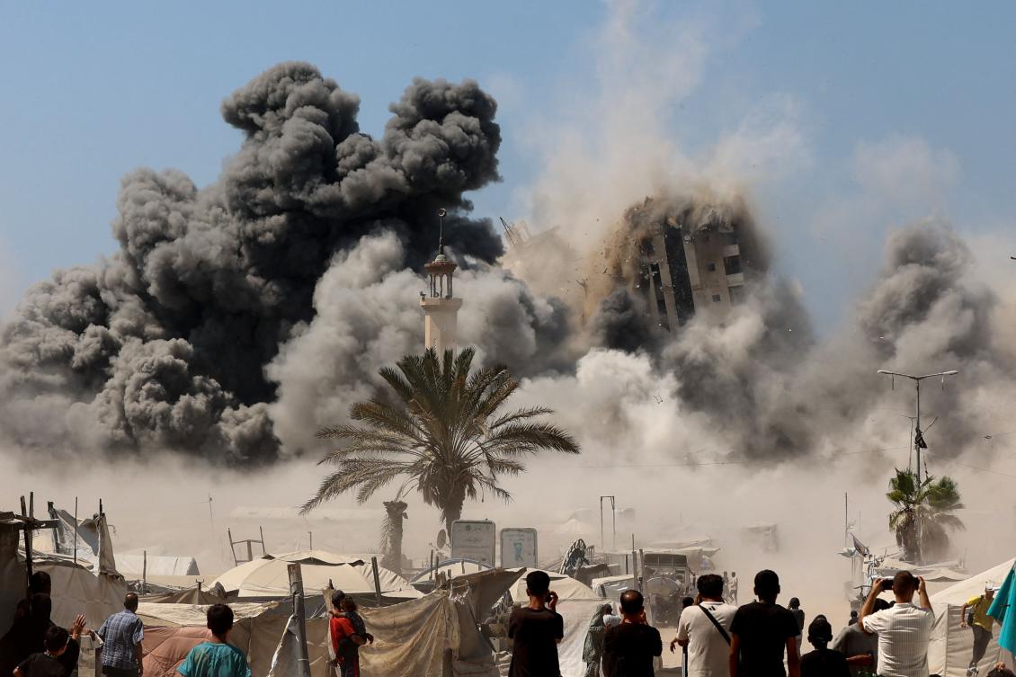 Smoke billows during Israeli strikes on the Mushtaha Tower in Gaza City on Sept. 5, 2025, amid the war between Israel and the Hamas militant movement. (AFP)