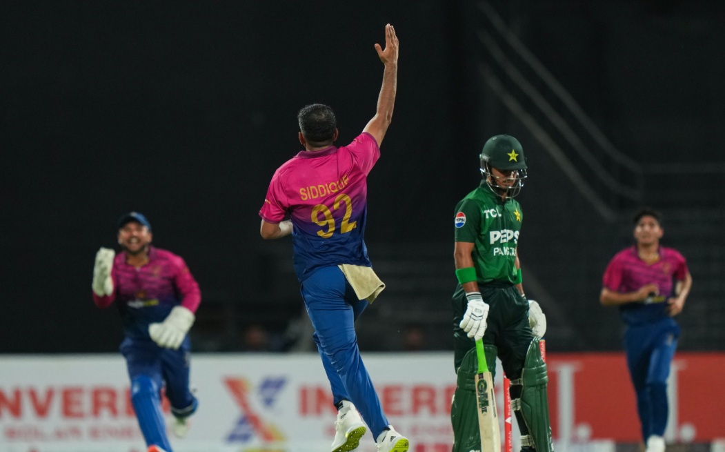 Pace bowler Fareed Ahmad kept cool in the last over Friday to foil Asif Khan's aggressive hitting as a depleted Afghanistan beat United Arab Emirates by four runs in a tri-series match. (X/@EmiratesCricket)