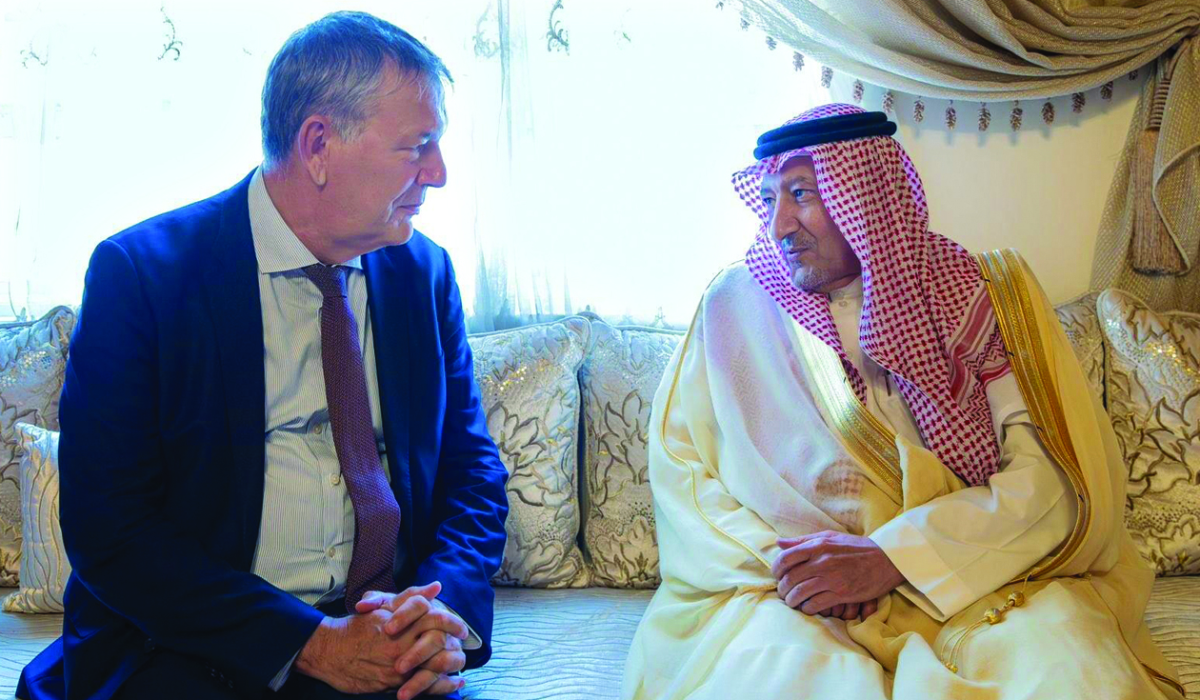 Waleed Elkhereiji (R) holds talks with Phillipe Lazzarini in Cairo. (Supplied)
