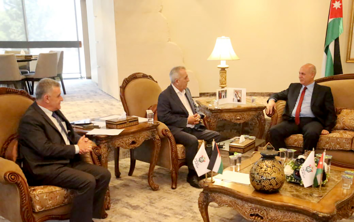 Jordanian Minister of Culture Mustafa Rawashdeh met with his Palestinian counterpart Imad Hamdan on Sunday at the Royal Cultural Center in Amman to discuss strengthening cultural cooperation and preserving shared heritage. (Jordan News Agency)