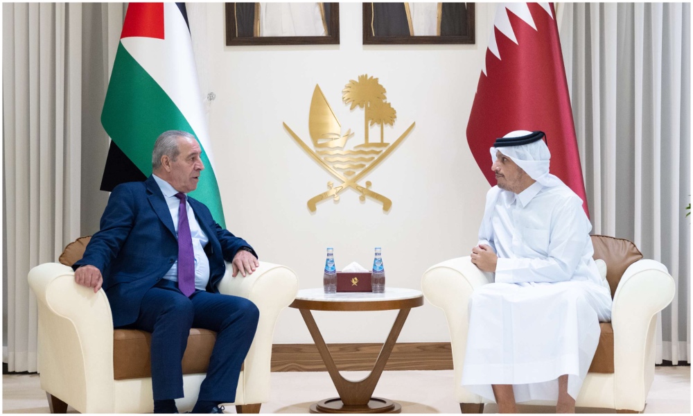 The Qatari Prime Minister, Sheikh Mohammed bin Abdulrahman Al-Thani, held a meeting with Palestinian Vice President Hussein Al-Sheikh in Doha on Sunday. (QNA)