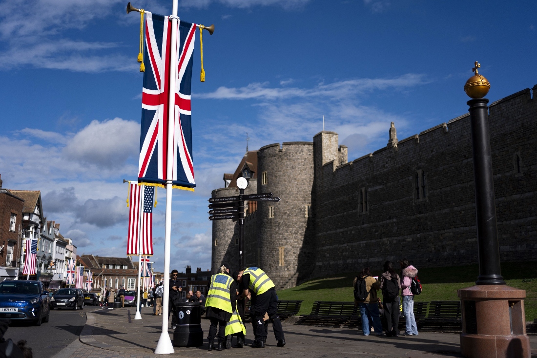 Thames Valley Police officers from the Police force's Specialist Search Unit, carry out security searches outside of Windsor Castle in Windsor, on September 12, 2025, ahead of the State Visit by US President Donald Trump. (AFP)