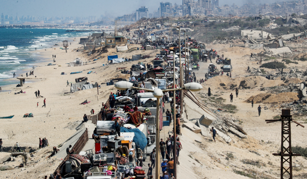 Displaced Palestinians, fleeing northern Gaza due to an Israeli military operation, move southward after Israeli forces ordered residents of Gaza City to evacuate to the south, in the central Gaza Strip September 16, 2025. (REUTERS)