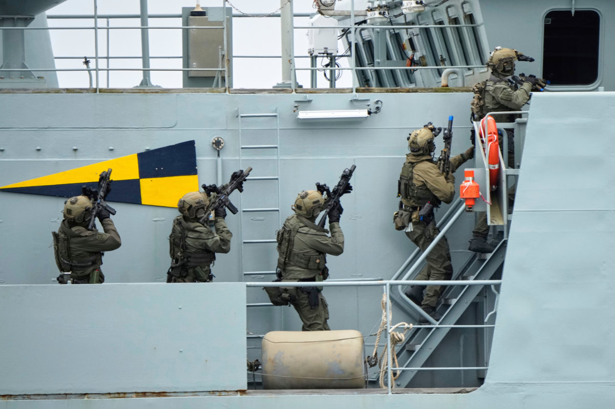Danish military forces participate in an exercise with hundreds of troops from several European NATO members in Kangerlussuaq, Greenland, on Sept. 17, 2025. (AP Photo/Ebrahim Noroozi)