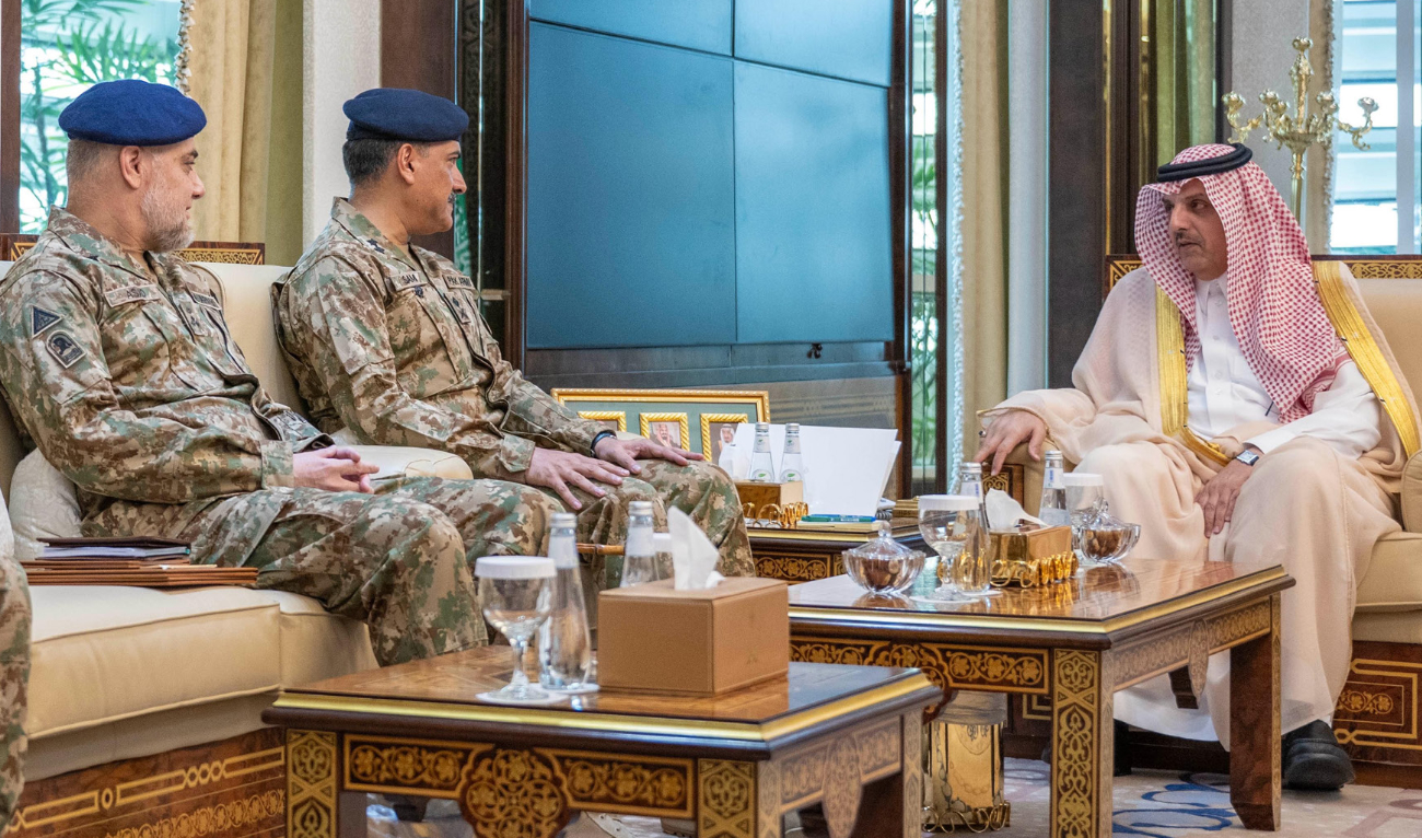During the meeting, several topics of mutual interest were discussed. (SPA)