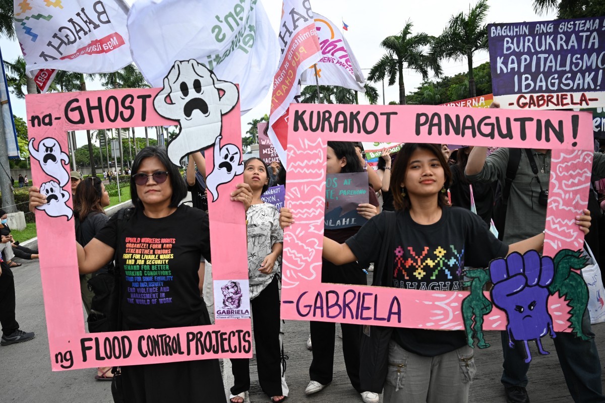 Filipinos take to streets in mass anti-corruption protests