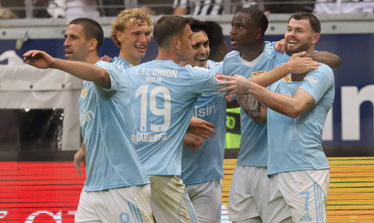 Burke hits Bundesliga hat trick as Union Berlin beats Eintracht Frankfurt 4-3, Dortmund wins