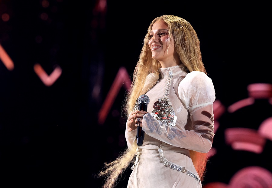 Elyanna's music is a mix of Arab and Western beats, which she attributes to her multicultural upbringing. (File/ AFP)