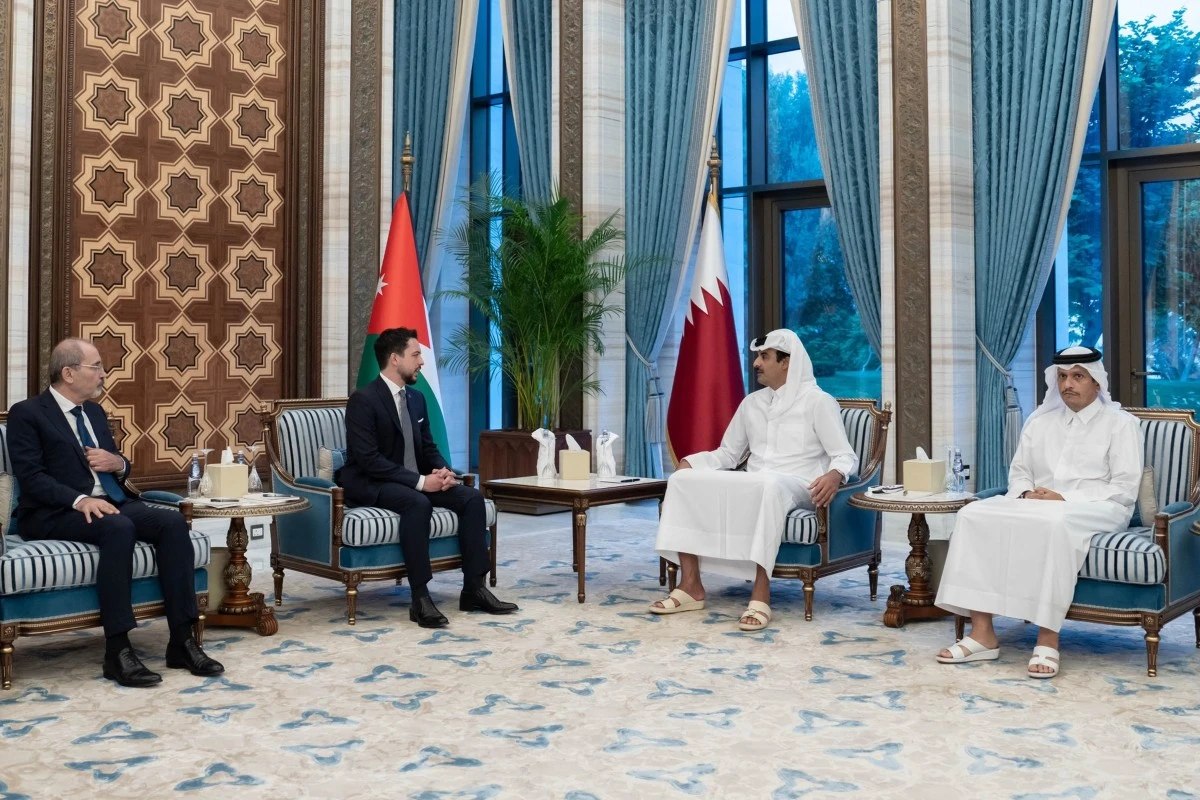 This handout picture released by Qatar's Amiri Diwan shows Qatar's Emir Sheikh Tamim bin Hamad al-Thani (C-R) and Prime Minister and Foreign Minister Mohammed bin Abdulrahman al-Thani (R) meeting with Jordan's Crown Prince Hussein (C-L) and Jordan's Foreign Minister Ayman Safadi (L) in Doha on September 10, 2025. (File/AFP)