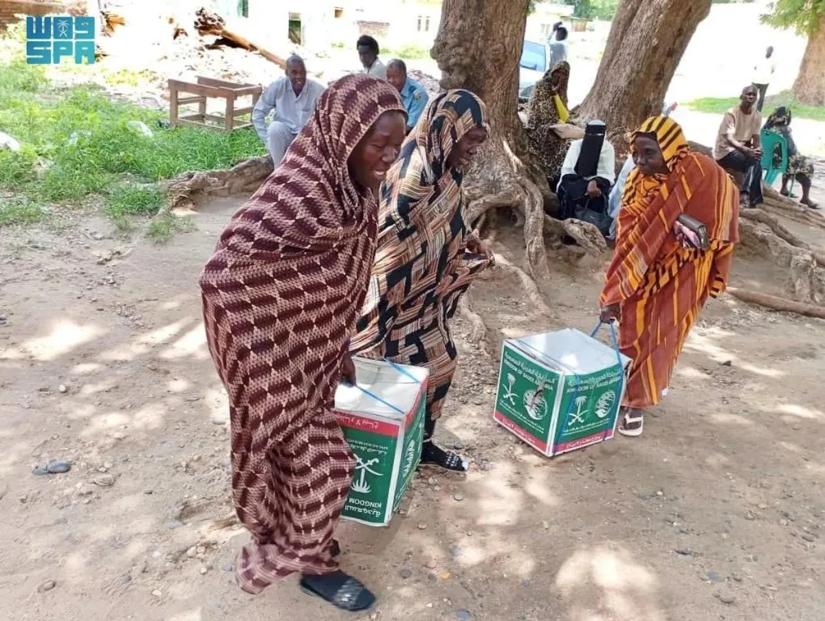 In Sudan, the aid agency benefited 6,895 people displaced with 1,000 food parcels. (SPA)