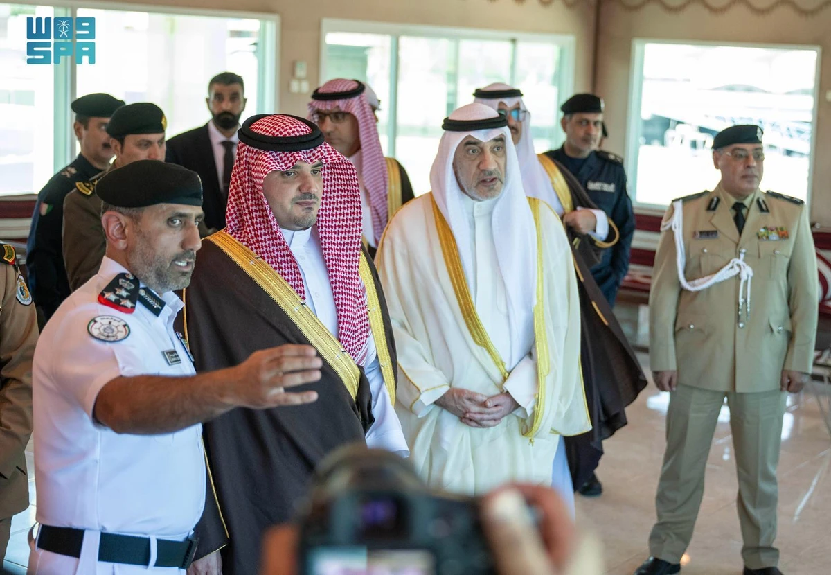 Maj. Gen. Sheikh Mubarak Ali Yousef Al-Sabah, the director general of the Kuwait Coast Guard, briefed the Saudi delegation about the force’s mission. (SPA)