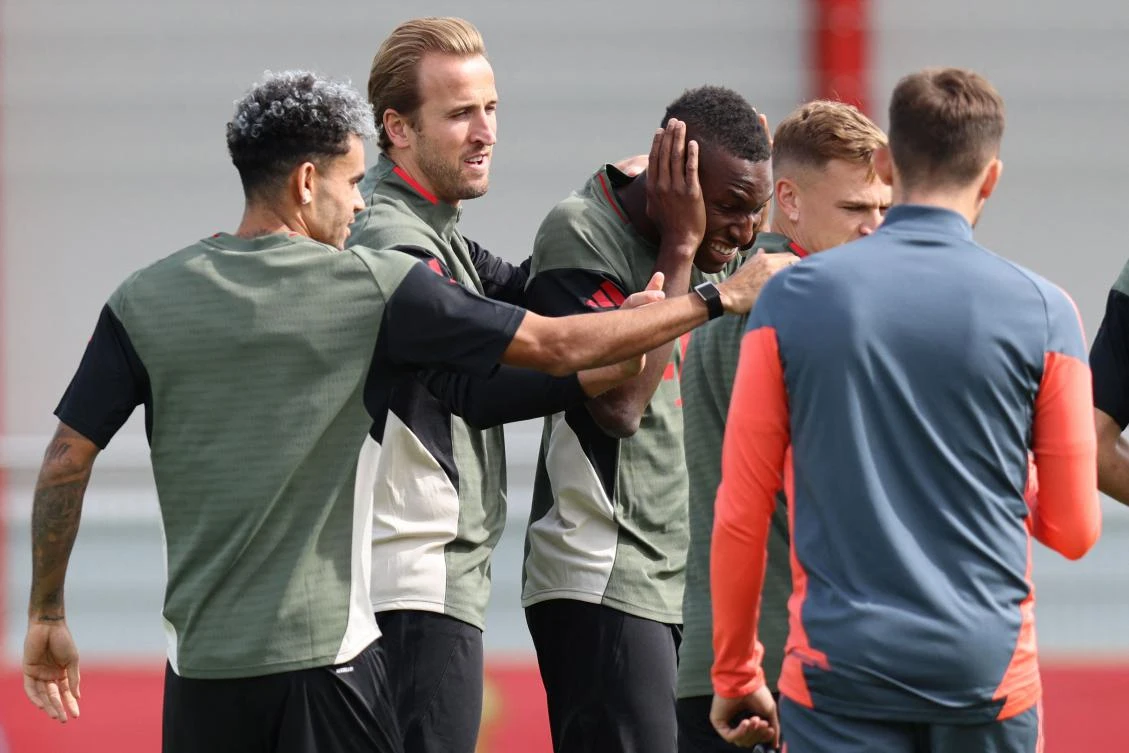 Bayern Munich’s Colombian forward Luis Diaz, English forward Harry Kane, Senegalese forward Nicolas Jackson and German midfielder Joshua Kimmich take part in a training session in Munich, on Sept. 16, 2025, on the eve of their UEFA Champions League first round day 1 match against Chelsea. (AFP)
