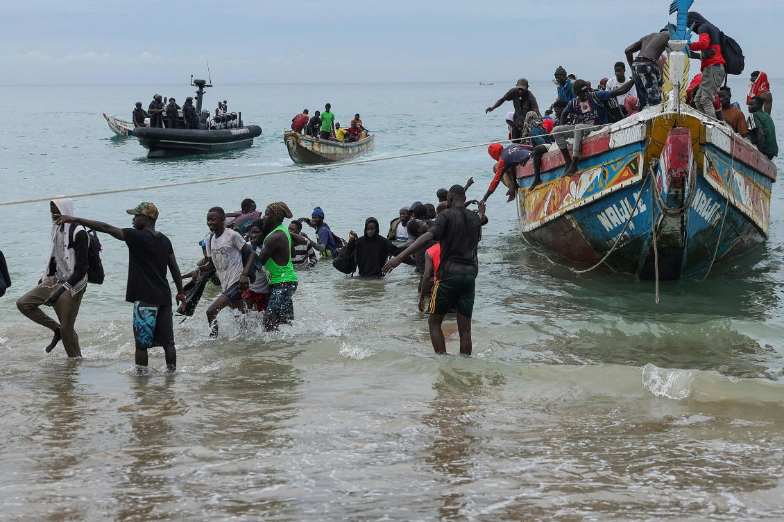 Boat with over 100 migrants runs aground in Dakar, Senegal