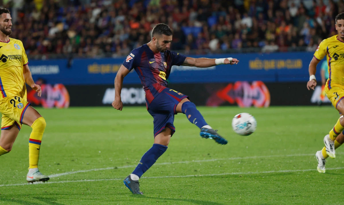 Torres double helps Barcelona cruise to 3-0 victory over Getafe