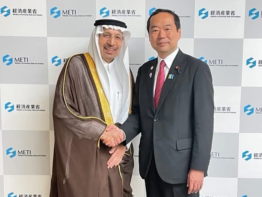The officials exchanged views on the direction of future cooperation, focusing on key areas such as trade, investment, technology transfer and cultural exchange. (MOFA)