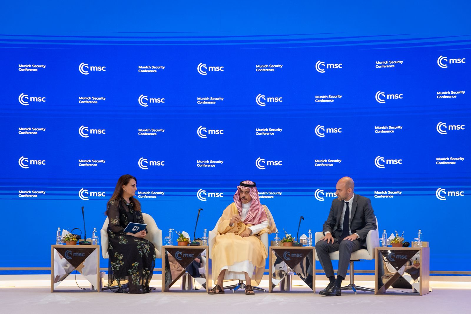 Saudi Foreign Minister Prince Faisal bin Farhan participates in panel discussion on peace pathways between Palestine and Israel during the Munich Leaders Meeting in AlUla on Thursday. (SPA)