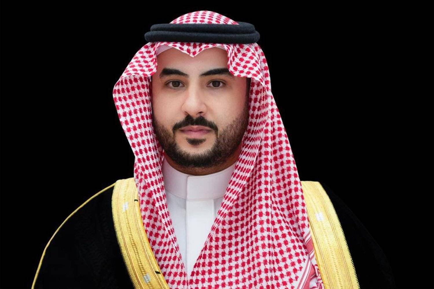 Saudi and Qatari defense ministers discuss strengthening military ties